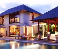 Villa Sakti, Villa en la noche