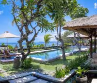 Villa Cemara, Pool und Meer