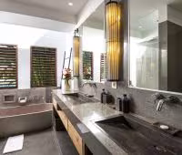 Villa Abakoi, Master-Badezimmer