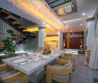 Villa Paletu, Mesa de comedor